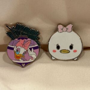 Disney Daisy Duck Pins set of 2 Tsum Tsum Daisy and Christmas Ornament EUC